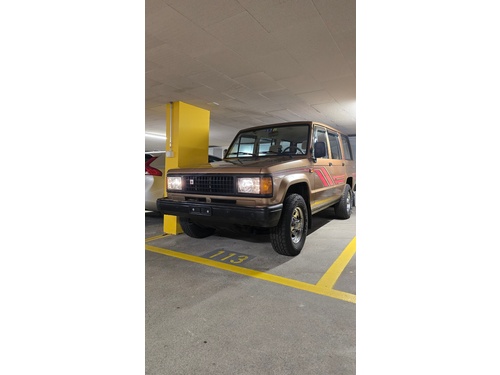 Isuzu Trooper II 2.3